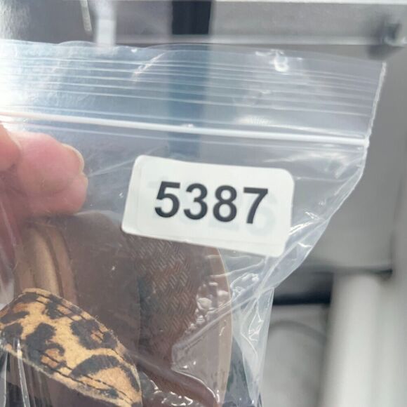 Clarks Women's Declan Spring Sandal Size 9 Black Leather Flat Ankle Strap Comfy - Picture 8 of 13